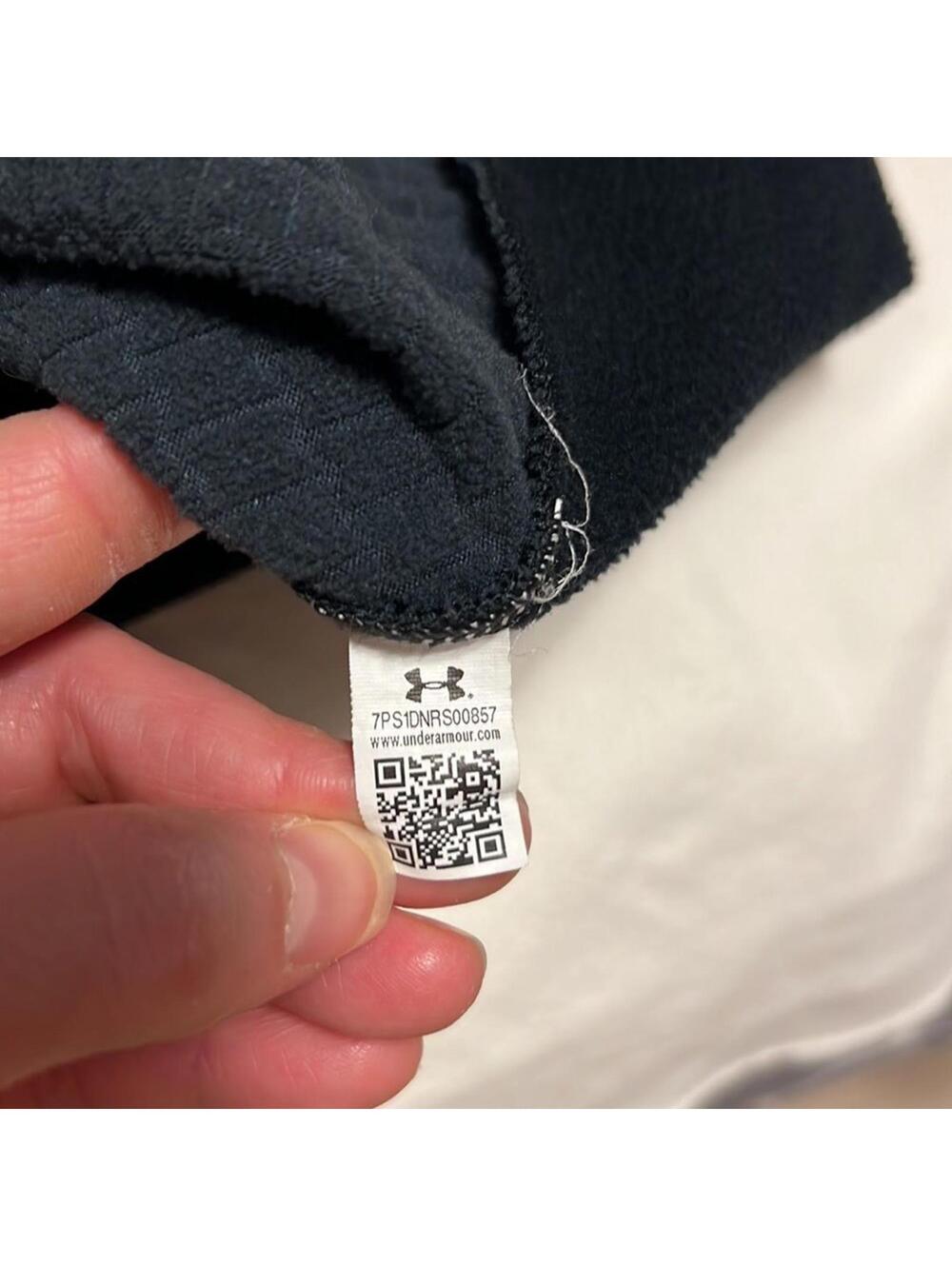 Under Armour 1/4 zip sweatshirt - Picture 4 of 4